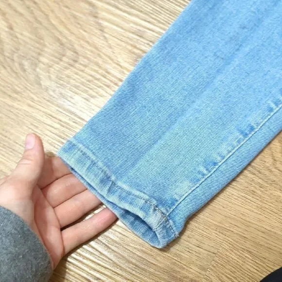 Women's Blue Jeans - Picture 6 of 8